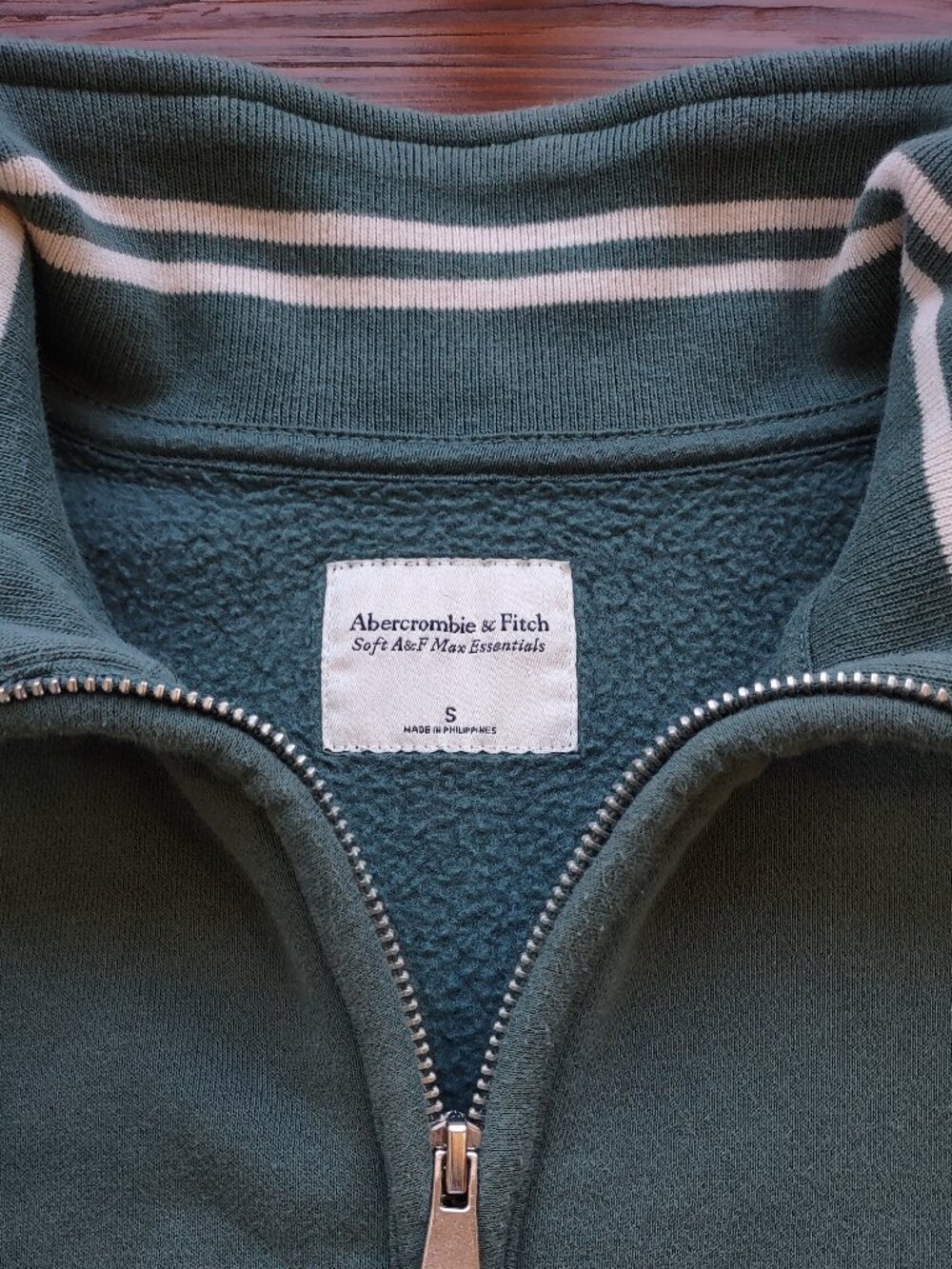 Abercrombie Fitch Soft A&F Max Essentials Sweatshirt Striped 1/4 Zip Sz Small - Picture 7 of 9